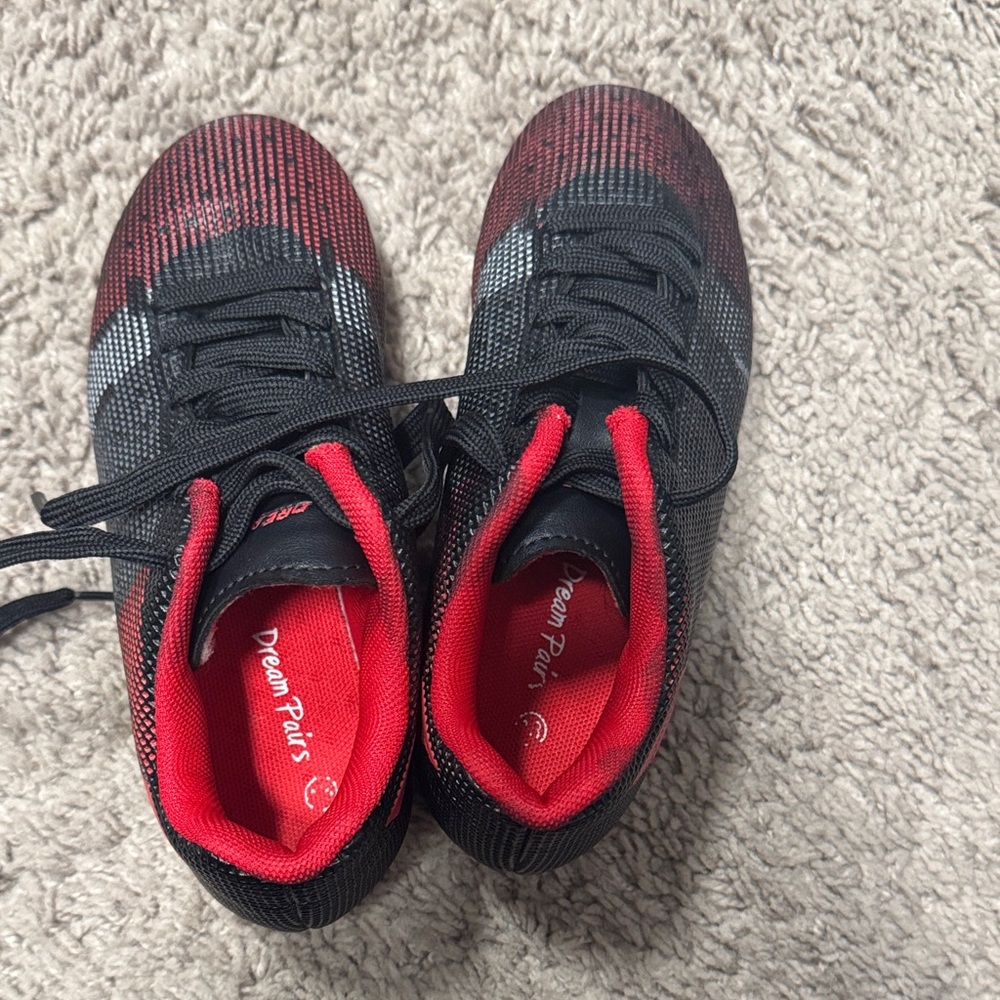 Dream Pairs Kids' Black and Red Soccer Cleats